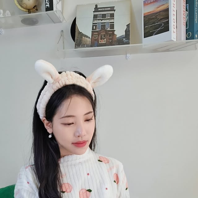 강남자취몽 / 자취일상 (24) on Instagram: "#협찬 💧 오아 뮤직씽크 미니가습기 💧
@oa.world

요새 제 완전한 잇템! 겨울 준비하려면 가습기 하나는 꼭 있어야 하잖아요 🙌
초강력 안개 분사, 600ml 대용량 가습기로 종일 촉촉한 오아 가습기 추천 드려요 🙋‍♀️
뮤직모드로 음량에 맞게 둠칫둠칫 빛이 움직이고 분수, 그라데이션 모드로 이쁜 힐링까지 선물 💝
구성이랑 사용 방법도 진짜 너무 간단하니 저같은 기계치도 완전 쉽게 사용한답니다!
오직 카톡 선물하기로 만날 수 있으니, 소중한 나에게 소중한 지인에게 겨울 선물 추천 드립니다 🌠

구매하기: https://gift.kakao.com/product/10560310

#오아가습기 #오아미니가습기 #사무실가습기 #사무실가습기추천 #학생가습기 #가습기추천 #미니가습기추천 #카카오선물하기 #카카오선물하기추천선물 #카카오선물하기단독상품 #가습기선물 #선물추천 #선물하기추천"