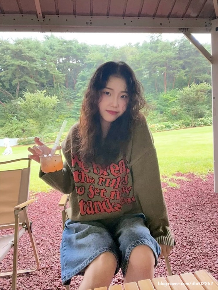 스탠다드에러 니트데일리룩 오버핏니트 커플니트맨투맨으로 레터링니트추천