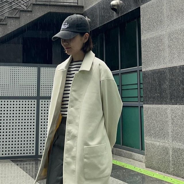 빠그냥 on Instagram: "#광고 
@standarderror_official [볼드와이스티치스웨이드자켓]

어깨 부터 내려오는 절개가 매력적인 워크웨어 무드 자켓 
사이즈가 상당히 커서 놀랬지만 오버 오버 핏으로 ! 마실룩으로 쏘귯

#스탠다드에러  #STANDARDERROR #남여공용자켓 #데일리룩#간절기아우터#パンツ  #outer #스탠다드에러x텍토리#커브드#봄버자켓#스웨이드자켓#자켓#아우터 #워크자켓#코디추천"