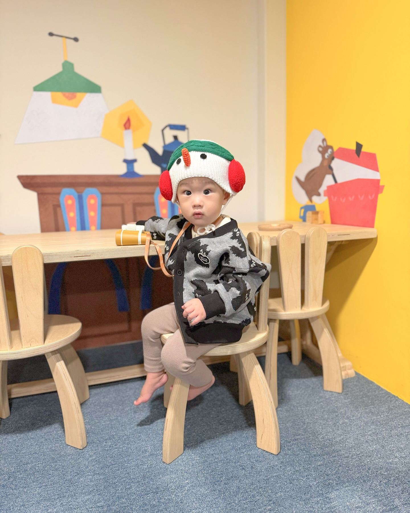 #광고 | musinsa_kids belitaandboys

❛ 벨리타앤보이즈 캣올오버 니트가디건 ❜ 

아이들의 스타일을 완성할 
사랑스러운 아이템 찾고 계신가요? 😻
벨리타앤보이즈 캣올오버 니트가디건은 
고양이 캐릭터가 올오버 디자인으로 들어가 있어, 
아이들의 귀여운 포인트가 되어줄 완벽한 아이템 🐾

이 디자인 덕분에 단순한 가디건이 아니라, 
아이들이 자연스럽게 시선을 끌 수 있는 아이템이 되죠 დ 🎉
부드러운 촉감 덕분에 
아이도 편안하게 착용할 수 있어요! 💖

겨울에는 패딩 대신, 
봄과 가을에는 어린이집 룩으로 딱 이라고 생각해요! 🍃
실용성과 스타일을 모두 잡은 이 가디건으로 
우리 아이의 멋스러운 꼬마남친룩을 완성해 보세요. 👕✨

소재는 아크릴 100%로 부드럽고 따뜻한 착용감!
적당한 두께감 덕분에 
아이들이 활동하기에도 너무 좋고,
신축성도 있어 움직임이 자유로워요! 🎈

아이들이 좋아할 귀여운 고양이 캐릭터가 있는 이 가디건, 
활동적인 아이들에게 꼭 필요한 아이템입니다. 🐾

🎒 리틀무신사 키즈 책가방 페스티벌 🎒
1월 13일 ~ 1월 27일
최대 80% 할인과
첫 구매 20% 쿠폰,
최대 15% 추가 할인까지!
지금 바로 확인하고, 놓치지 마세요! 🏃‍♀️

🏷️ ʜᴀᴊᴜɴ | 11ᴍ | 79.4ᴄᴍ | 9.6ᴋɢ
⠀🩶 캣올오버 니트가디건 დ ᴏɴᴇ ᴄᴏʟᴏʀ დ ꜱ(𝟫𝟢ᴄᴍ) 

💌 ᴛʜᴀɴᴋꜱ ᴛᴏ musinsa_kids belitaandboys
 
#광고 #무신사키즈 #musinsakids #리틀무신사크루 #리틀무신사크루6기 #벨리타앤보이즈 #캣올오버니트가디건 #아기옷 #아기패션 #아기릴스 #아기옷입히기 #babyootd #babyfashion #오늘은뭐입지 #베이비ootd #등원룩 #문센룩 #육아템리뷰 #육아템추천 #청룡띠맘 musinsa_kids belitaandboys