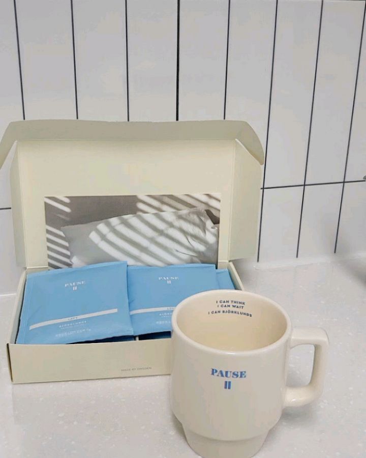 -
정리, 청소.. 나에게 주말이란
커피 생각 저절로 나는 나른한 주말 오후,
드립백 커피☕️
향두 좋구 맛도 좋구~
주말이 또 가는구나 이렇게..

#주말홈카페 
#커피타임
#나의주말
#드립백커피
#가지마주말아
