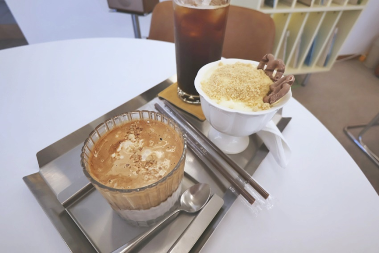 디카커피랩 합정 디카페인 전문 조용한 수제 디저트 카페 방문 후기