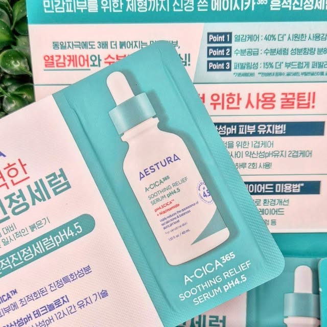 우~푸디의 먹기행 with먹브로 on Instagram: ".
#민감피부의 고질적인 피부고민인 붉은기를 
개선시켜주는 제품이 등장했다!바로#에스트라
#에이시카흔적진정세럼ph4.5
.
이 제품은 121%붉은기 개선과 12시간 약산성 
ph유지를 시켜줄 뿐만아니라, 붉은기 민감테스트 
완료까지 되어, 푸디처럼 홍조로 괴로워하시는 
분들게 넘넘 좋은제품!🫶🫶
.
푸디는 체험키트를 받아서 사용해봤는데, 
확실히 얼굴이 화끈거리는 느낌도 적고 피부과에서도 
판매하는 #에스트레 제품 답게 순하고 촉촉해서 
넘넘 만족했음!🫶🫶
.
평소에 민감한 피부 / 여드름성 피부를 가지고 
계시분들께 완전 추천!
.
#광고#에스트라#흔적진정세럼"