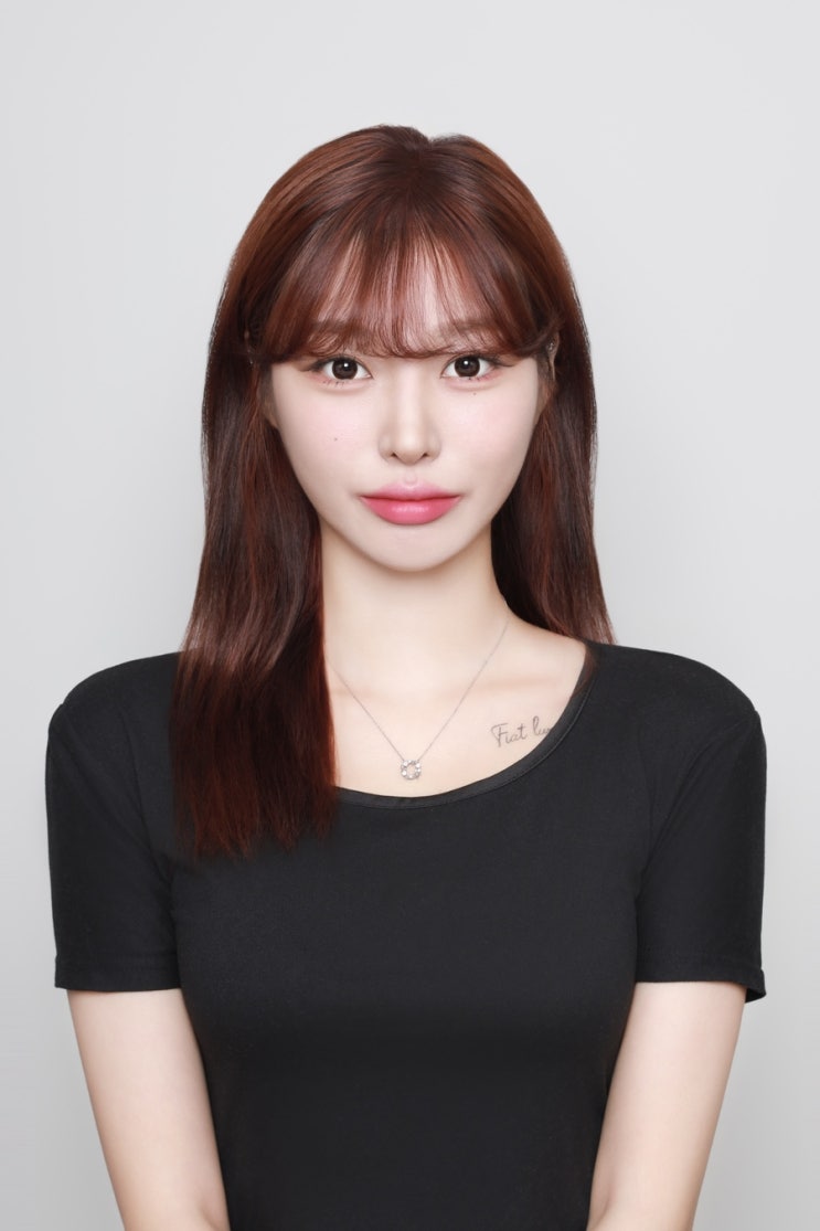 컬러증명사진 잘 찍는 을지로 사진관 흐드러지다 스튜디오