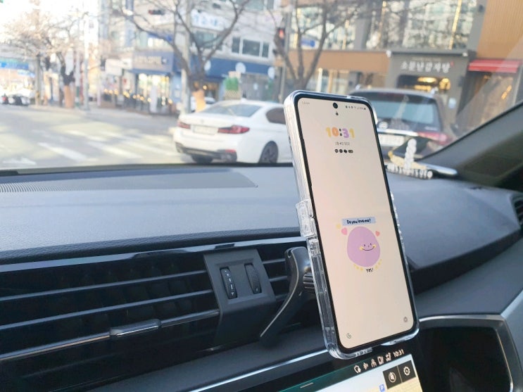 엠비언트 차량용충전기 안정감 있고 깔끔하게!