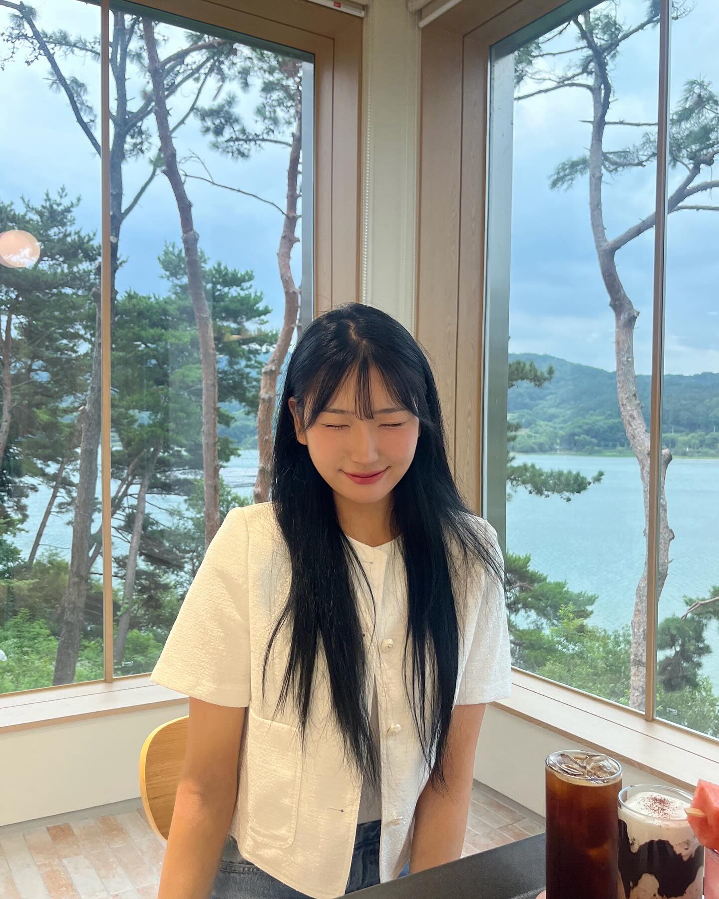기분 조은날☀️

.
.
.
.
.
#어썸레이크 #카페 #금광호수 #카페스타그램 #ootd