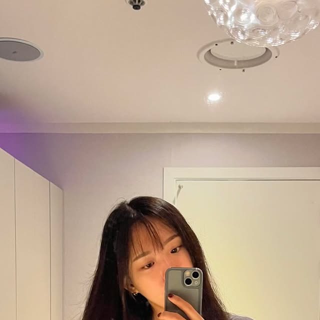 솜 on Instagram: "#협찬 두피케어 받고 왔는데, 진짜 받는 내내 힐링이었어요! 1:1 프라이빗 케어라 더 집중할 수 있었고, 세세하게 신경 써주셔서 정말 만족스러웠답니다. 먼저 상담하면서 두피