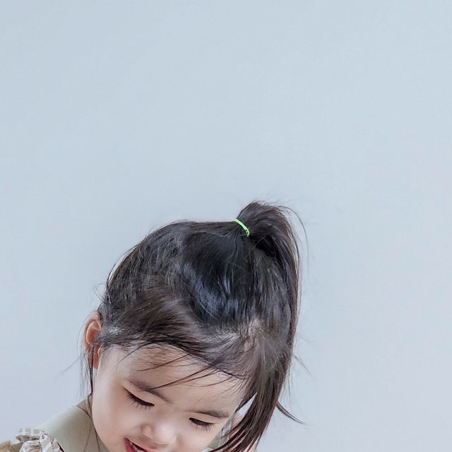 안하윤❤ 2021.09.18~ on Instagram: "#협찬 색칠하기 놀이 좋아하는 하윤이에게는 최고의 장난감인 폴리노리 도트물감 물감놀이가 재미있기는 하지만 한번 하고 나면 뒷처리가 너무 힘들어서 자