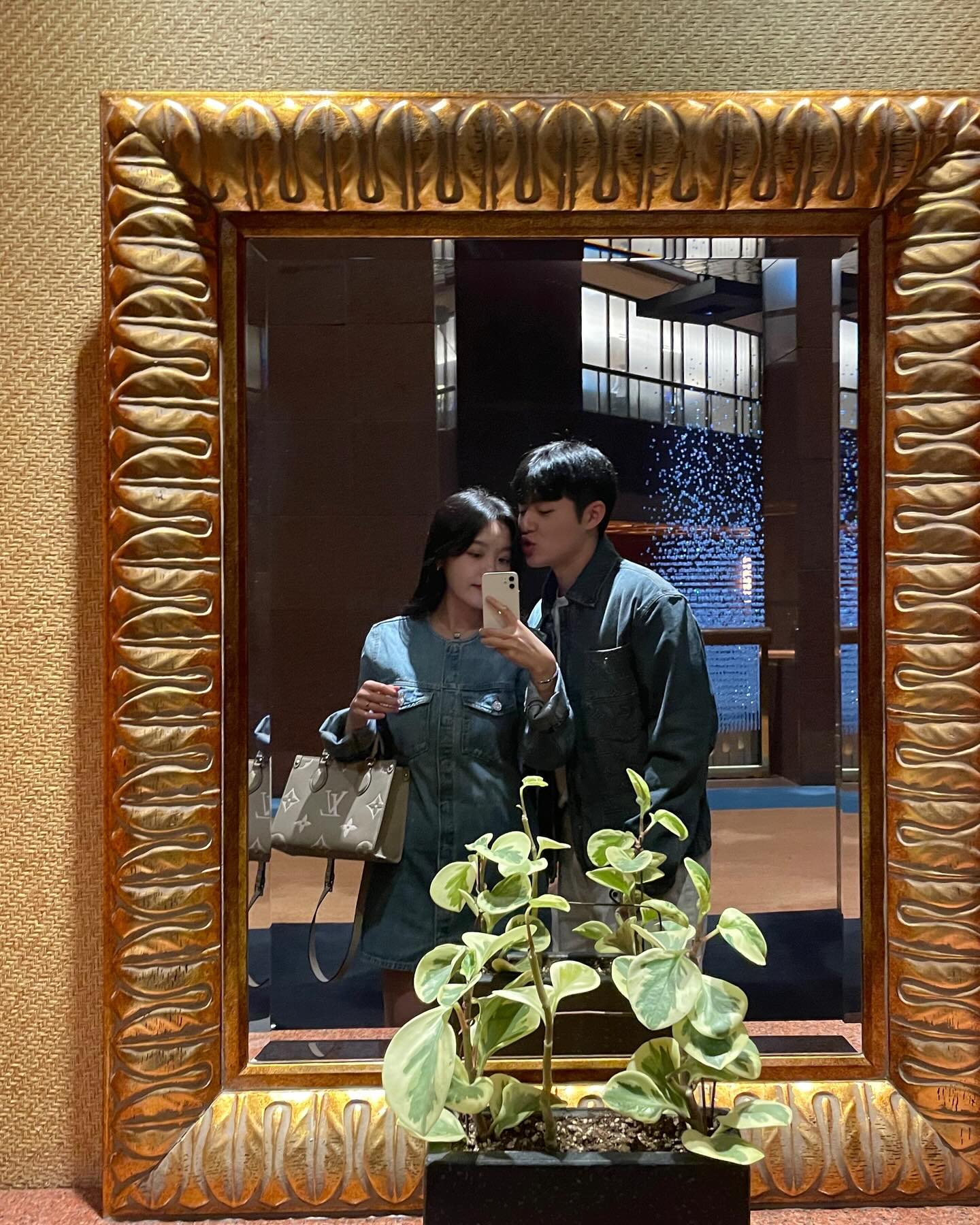 10.13일 생일이 행복한 날인걸 알려줘서 고마워❤️
함께해준 양고기 3개 랍스터 3개 살치살,사시미들, 크림브륄레3개,쑥갸또케이크,티라미수,각 하겐다즈등등 내 뱃속행
(축하해준 분들 감사합니다!)