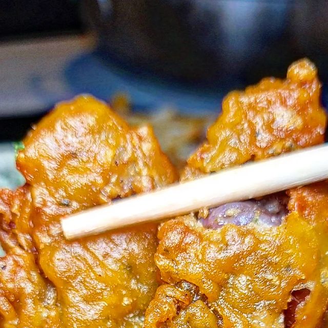 찌니얌 | 서울ღ경기ღ인천 맛집탐방∙먹스타그램 on Instagram: "#광고 호텔식 인테리어에 합리적인 가격까지 갖춘 룸 술집의 정석 #헌팅술집 #룸의정석 

내부흡연실과 분위기, 인테리어, 청결, 안주 퀄리티, 놀거리까지 모두 갖췄다!!

혼자 놀기 심심하면 합석까지 가능👩‍❤️‍👨
각 룸마다 표기되는 남녀 + 인원 수와 룸끼리 채팅 가능한 방대방 채팅이 있으며, 모든 룸 내 구비된 8가지 조명으로 취향 별 내부 분위기 형성 가능🩷

말 걸기 부끄럽다면 대신 말 걸어주는 '찰떡마스타'도 있어요☺️
마음에 드는 이성과 통화/영상통화도 가능📞

2 / 4 / 6 / 8인 인원 수별 룸 구비! 
붕어빵 가격의 룸 이용비, 단돈 3천원! 
연말 연초 기념일 모임 최적의 장소로 프라이빗 & 사교적 분위기 모두 가능한 환경.

비교할 수 없는 하이퀄리티 안주와 게임, 궁합, 주문, 호출 안되는게 없는 태블릿 그리고 휴대폰 블루투스 스피커 연결 선곡도 가능. 

모든 룸 개별 인테리어로 고객만족도 100% 재방문고객 多
룸 내부부터 화장실까지 깨끗한 환경과 위생

🍦네이버 사전예약시 서비스 증정🍦
(평일) 4人 딸기 요거트 아이스크림 6人 버터갈릭감자튀김 

🕖 영업시간
평일:오후 5시~오전 5시 
주말:오후 5시~오전 6시

🚩룸의정석 신촌점 @roomjung_sinchon
서울 서대문구 연세로5가길 8-3, 2층

🚶‍♂️신촌역 1번 출구 도보 5분거리"