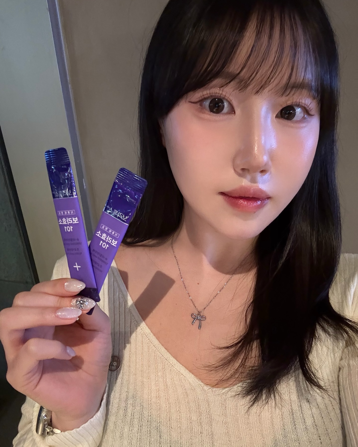#협찬 #광고

🔮 자연에서 찾은 보라색 원료로 내 몸을 자연스러운
’제로의 상태‘로 되찾아주는 ”보라톡스“

🔮 101만 듀얼 고역가효소
(단백질분해 ’프로테아제‘ 1만은 보라효소만의 독보적 수치)

🔮 4중코팅 단백질 분해 특허 3종 프로바이오틱스
 
🔮 보라효소만의 고역가를 위한 베리류 10종 함유

효소는 필수템이죠 ! 가방에 쏘옥 넣어 다니면서
꾸준히 먹어주고 있는 보라효소 인데요 ! 💜
저처럼 먹는거 좋아하시는분들은 꼭 !! 먹어주세요 ㅎㅎ
확실히 속이 편안해지시는걸 느끼실거에요 🍽️

 #보라톡스 #제로루틴 #보라효소 #보라효소101 #고역가효소 #다이어트효소