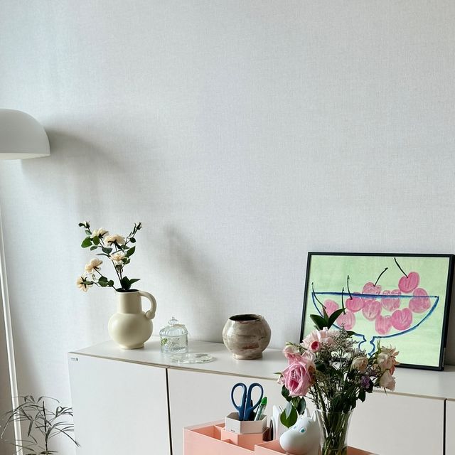 인정이네🏠 신혼집 인테리어 • 집꾸미기 on Instagram: "#광고 너저분하게 늘어져있던 책들 어떻게 정리들 하시나요? 책상정리 꿀템 #바나린학습트롤리 로 정리해봤어요💗 조립도 간편하고