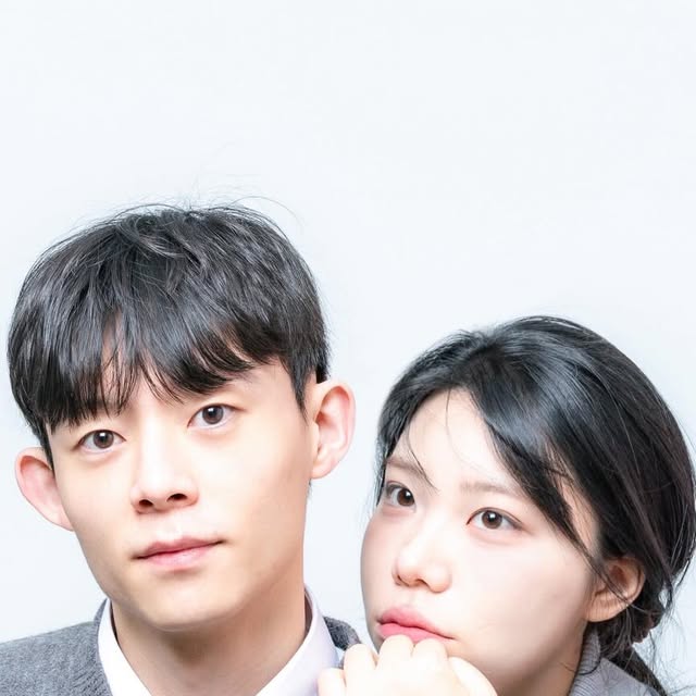 소룹 on Instagram: "#광고 @photo.mansion 
포토맨션 마곡나루점 📸
여기는 셀프로 촬영 → 셀프로 인쇄 → 전체 원본까지 바로 수령 가능한 완전 프라이빗한 셀프사진관이에요.
조용한 공간에서 단둘이 오롯이 촬영할 수 있어서 더 좋았고,
사전 세팅 안내가 정말 자세해서 처음이어도 어렵지 않게 찍고 올 수 있었어요.

흑백 사진, 빈티지 등 필터를 직접 설정할 수 있는 점이 너무 마음에 들고,
데이트 코스로도 딱 좋은 공간이라 추천 🤍
마곡에서 실내 데이트 장소 찾고 있다면 여기 꼭 다녀와보세요!

#포토맨션 #마곡셀프사진관 #셀프사진관
#마곡나루셀프사진관"