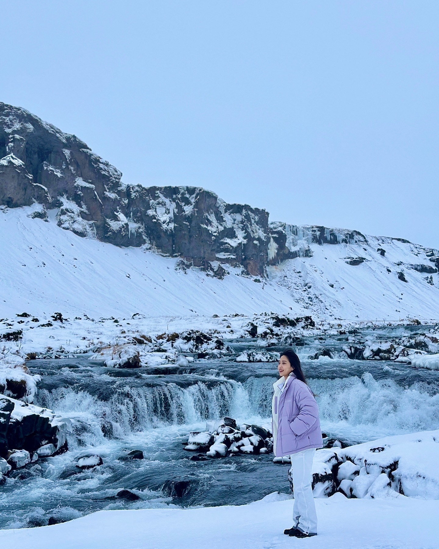 차 타고 가는 길에 이뻐서 잠시 멈춘 Fossálar Waterfall
온통 눈으로 덮인 #아이슬란드 ❄️
#iceland #icelandtravel #아이슬란드여행