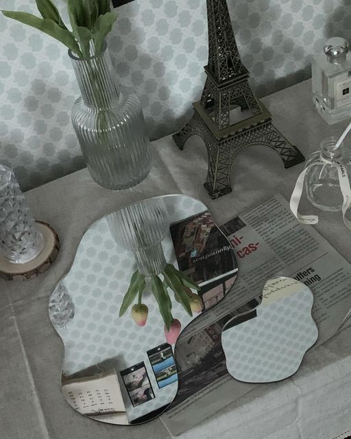 𝐳𝐳𝐢𝐧𝐢𝐡𝐨𝐦𝐞 I 찌니홈 on Instagram: "#zzini_home 🏠
#이벤트당첨 @leavemealone_official_ 

정말 감사하게도 ’립미얼론 노프레임 미러‘
이벤트에 당첨이 됐어요 ! 👏🏻👏🏻👏🏻👏🏻👏🏻 

당첨 된 제품은 제가 원했던 공룡알 미러인데
저희집 포토존에 비어 있던 공간에 딱인거 있죠🤭
진짜 너무 너무 마음에 쏙 - ! 드네요 🤍"