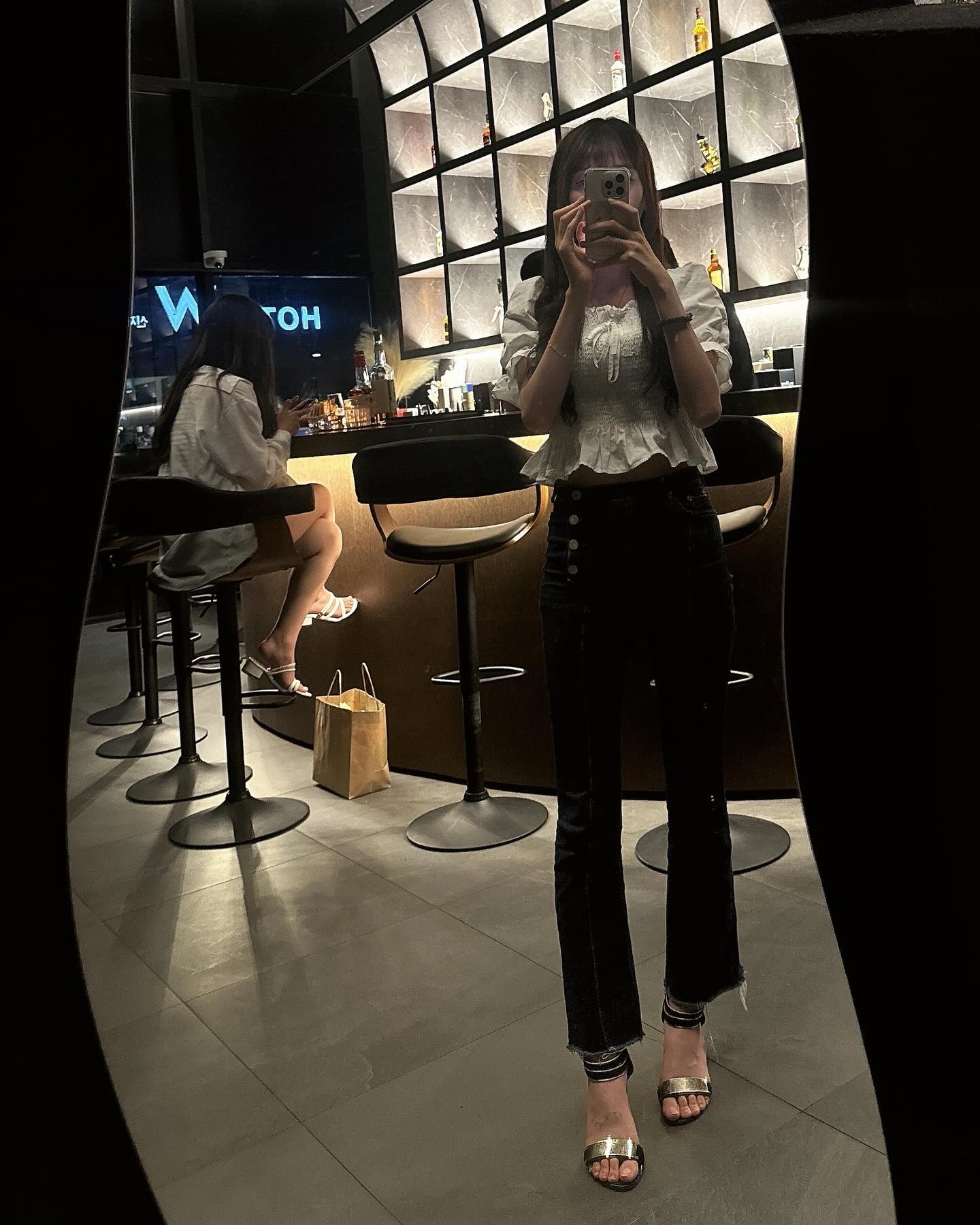 제주 칵테일바 연동 jejudo_adam 🩷🩷
제주도 혼술바 칵테일바 분위기 좋은곳 추천‼️
조용하고 감성적인 분위기에 칵테일 맛집🫶🏻🫶🏻