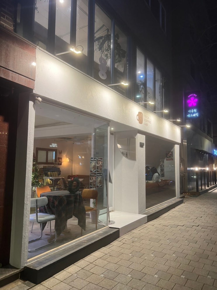 합정 ‘디카커피랩’ 디카페인 커피와 디저트가 맛있는 합정카페