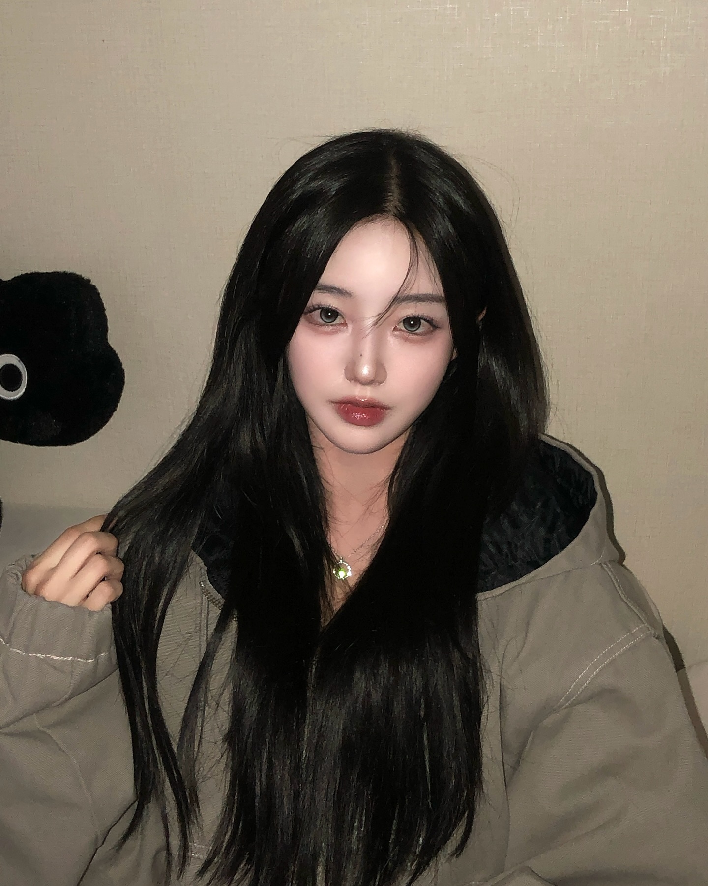 오오백년만에 렌즈끼고 공주놀이👸🏻

카리나님도 착용했던 국내최초 축고정 렌즈라는데
눈 깜박여도 안돌아가는거 나만 신기해..?