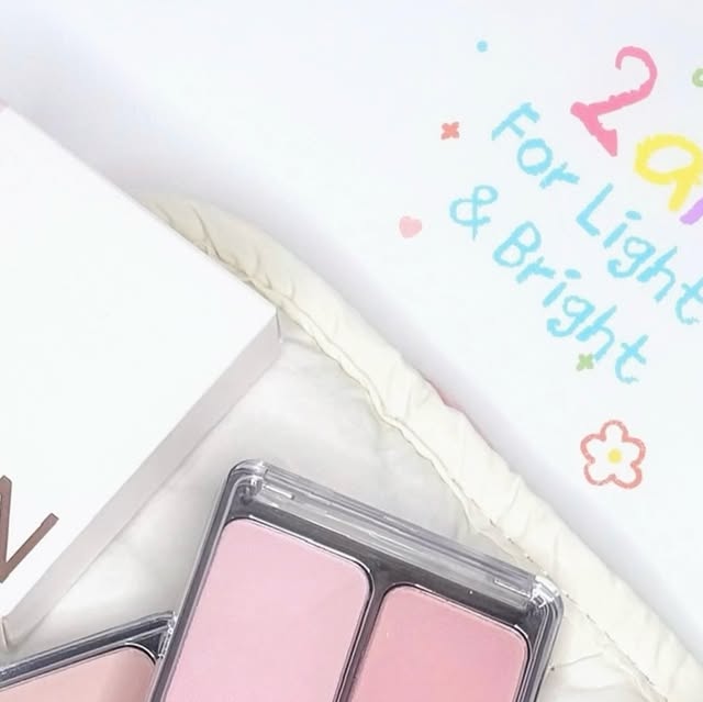 삐뽀 on Instagram: "#광고 @2an_official 투에이엔에서 봄을 맞이하다••🌸 ☁️ 투에이엔 : 포켓 코튼 블러링 스틱 - 01 베이비 피치 생기있는 코랄 컬러로 웜톤이라면 누구나 어울리는 데일리 코