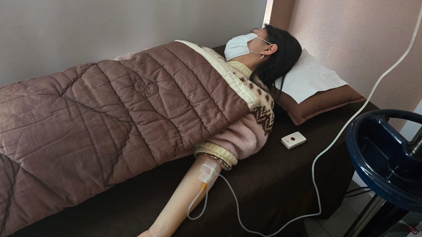 독감은 아니라니 다행~

😷🤒🤧🥵

항생제를 계속 바꾸는데도 소용이 없다. 😭
밤새 열나서 걱정하느라 피곤한 주말 시작!

#2025병원
#감기