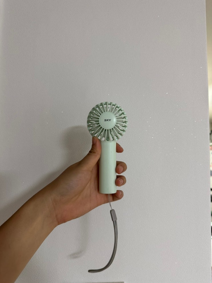 휴대용 감성 캠핌용 타프팬 무선 선풍기 길이조절 무드등으로 활용가능해요