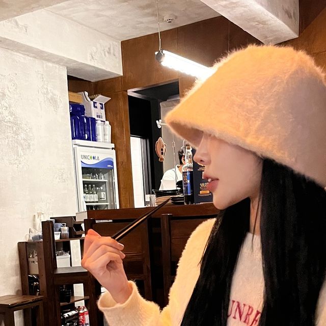 정지윤 on Instagram: "성신여대 학생들은 좋겠다 #유영 이 있어서••• 유영마끼랑 명란마요파스타 먹으러 다녀왔는데 마끼가 제철 생선을 이용해서 해물이 너무너무 신선하고 달