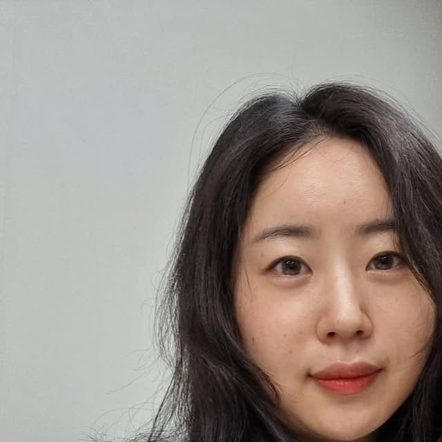 슈퍼스몰 on Instagram: "#광고 🌟 나의 혈당 건강 지킴이, 혈당 가드! 🌟

최근에 혈당 가드를 만나고 나서 정말 만족스러운 경험을 하고 있어요! 이 영양제는 식후 혈당 상승 억제에 도움을 줄 수 있는 바나바잎 추출물과 체내 대사에 관여하는 크롬이 포함되어 있어요. 💪

특히, 코로솔산이 1.3mg 들어있어서 1일 최대 섭취량을 100% 충족할 수 있다는 점이 마음에 들어요! 다양한 성분들이 조화를 이루어 시너지를 올려주는 올인원 조합이라 더욱 믿음이 가네요. 🌱

식후 2알씩 2번 간편하게 섭취할 수 있어서 언제 어디서나 쉽게 챙길 수 있는 점도 큰 장점이에요! 여러분의 든든한 에너지 지원군이 되어줄 혈당 가드, 정말 추천합니다! ⚡

#혈당가드 #건강기능식품 #에너지샵 #건강한삶 #영양제 #바나바잎 #크롬 #간편한섭취"