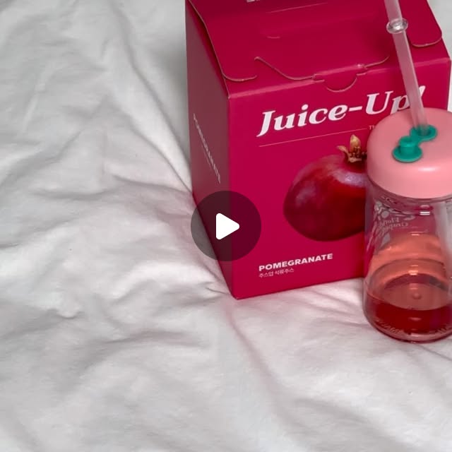 @ji_eun39 on Instagram: "#광고 비실비실한 지은잼의 요즘을 책임지는 석류주스..👻

#주스업#juiceup#올리브영#올리브베러"