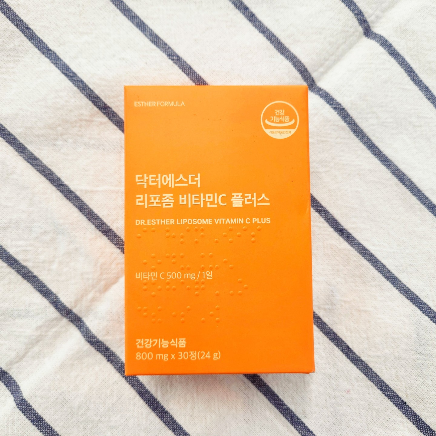 #협찬
닥터에스더 리포좀 비타민C플러스

리포좀 제형기술을 적용해서
체내흡수율을 높이고
비타민C 원료를 하루 한정에
500mg 꽉! 채웠어요!

성인기준 비타민C 1일 섭취량이
2000mg라 비타민C는 수용성 영양소로 우리몸에 축적되지 않고 배출 가능

✔️장소 시간 제약없이 섭취가능
✔️어린이와 청소년건강관리도움가능
✔️공복가능