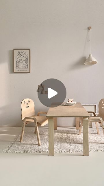 나랭♡̷ | 감성육아 • 아기가사는집 • 집꾸미기 • 리빙 on Instagram: "#광고 | @dholic_furniture ⠀ ⠀ 누적 판매량 16만건 이상 돌파한 국민템 디홀릭가구의 토리시리즈 원목 책상의자세트예요