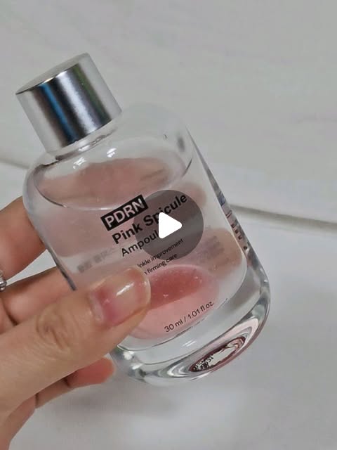 도희 on Instagram: "#광고 흔들어 깨우는 PDRN 스피큘 딥 샷!
2주만에 겉•속주름 동시케어 할 수 있는 더마인스의 PDRN 핑크 스피큘 앰플이에요💗

99.99% 고순도 PDRN으로 깊은 주름까지 펴지는 전문 케어 앰플로 주름에 바로 꽂히는 다이렉트 스피큘로 피부 속부터 차오르는 탄력을 느낄 수 있어요 :)

이마주름, 팔자주름, 눈가주름 등 깊은 주름 개선 효과!
모공보다 작은 1/20 초미세 스피큘로 자극도 거의 없어요

피부 주름 및 볼륨감으로 고민이라면 추천 드려요!

#더마인스 #연어앰플 #PDRN앰플 #리프팅앰플"
