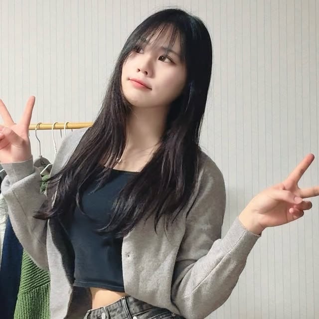 @j_se._78 on Instagram: "데님 팬츠(스탠다드에러) 무신사) 미스티 빈티지 캣워싱 와이드 데님팬츠 빈티지그레이 허리부터 밑단까지 자연스럽게 떨어지는 와이드한 핏이야! 남여공용 데님팬츠라