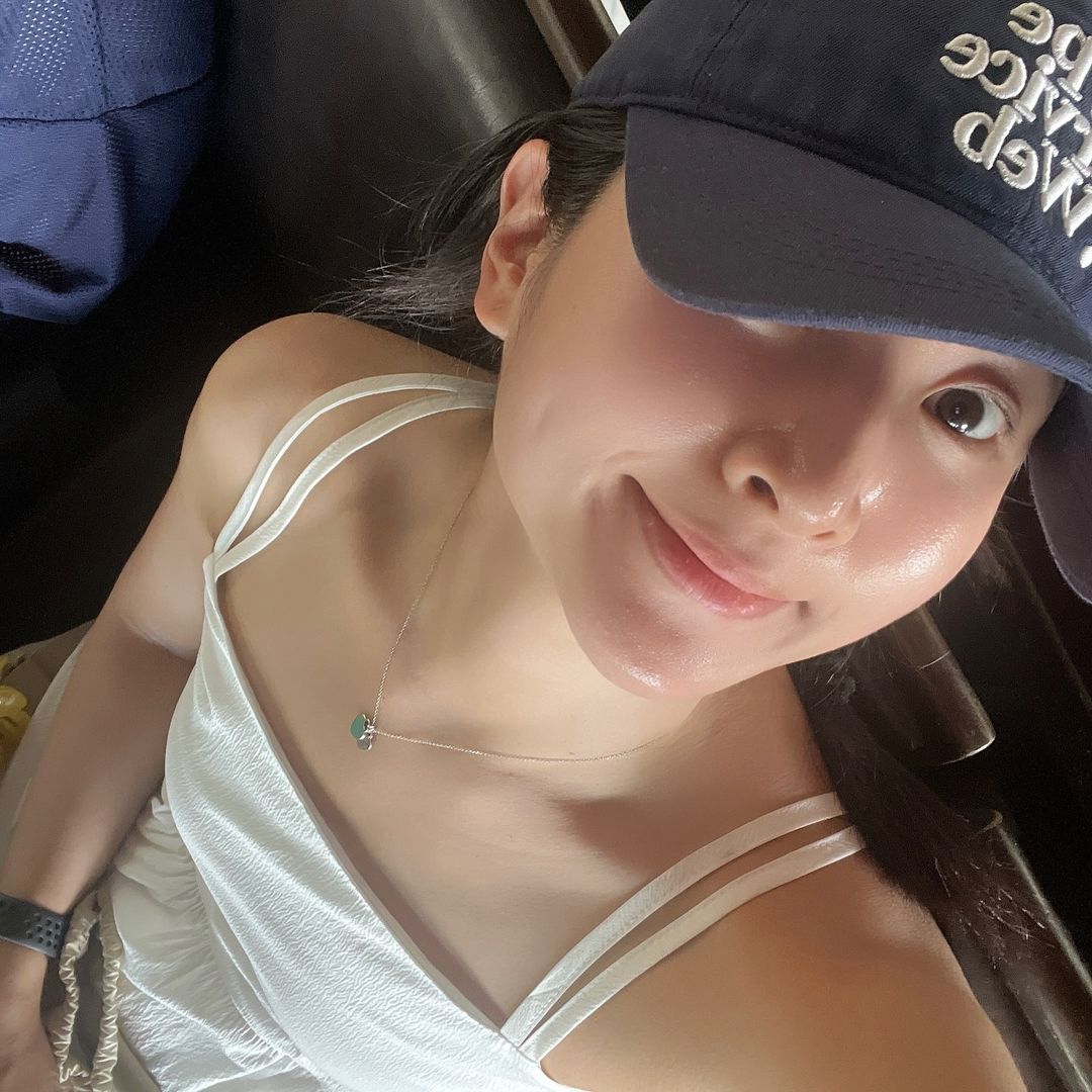 또 미 | 🫧 노출 걱정되는 여름, Do free 🩵 [두프리 에어 심리스 누드브라 하프컵] 붙이는 브라도 왠지 모를 답답함이 있었는데 두프리 누드브리는 초경량 소재로 가볍고 두께도 얇고(2mm) 뗄 때 자극도 덜해요! ✔️브라끈이 걱정되는 나시탑, 넥… | Instagram