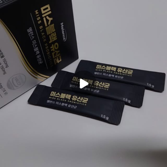찌블리 on Instagram: "#광고

여성 새치전용 유산균!
미스블랙 프로바이오틱스!

늘 새치걱정 없던 저도
나이가 들어가니
하나둘씩 보이는 새치에
거울볼때마다 쪽집게를 들고 있어요

미스블랙 프로바이오틱스는
새치 전용 유산균이라고 하는데
약사·한의사 개발에 
멜라밸런스 성분 들어가서 
왠지 신뢰도 되면서
모발 색유지에 좋을거 같아 선택했어요

아침 공복에 한포씩 섭취하는데
맛도 부담스럽지 않아서
매일 섭취하기 좋더라구요

섭취하고 나서도
속이 부담스럽지도 않고
유산균도 챙기면서
새치 케어까지 도움을 줄 수 있다고하니
저의 늘 걱정이었던
장건강과 새치걱정을
동시에 챙길수 있는거 같아 마음에 드네요

나이를 속일 수 없는
40대 중반을 달리는 저에게
미스블랙 프로바이오틱스는
걱정을 한시름 덜어주는 기분이라서
꾸준히 섭취해보고 싶네요

저처럼 새치 염색 귀찮은 분들이나
흰머리 예방하고 싶다면 
미스블랙 프로바이오틱스 추천드리고 싶어요

ᴛʜᴀɴᴋ ʏᴏᴜ •⩊• 

#미스블랙#새치영양제

✔️이 포스팅은 해당 업체로부터
제품/서비스를 무료로 제공받아 체험 후 
솔직하게 작성된 리뷰입니다."
