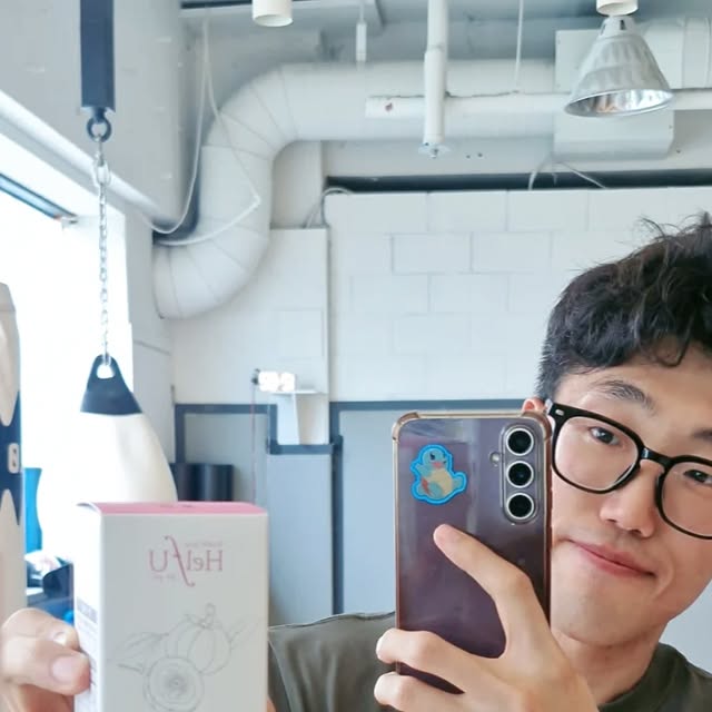 허지민 on Instagram: "#광고 #협찬 #헬퓨 #가르니시아

헬퓨(@helfu_official)와 함께하는 건강챙기기 마지막!! 🫡.

🤔 식단은 열심히 하는데, 뭔가 부족하다면?
운동+식단 하면서 같이 챙기고 있는
‘헬퓨 가르시니아’ 후기 남겨봅니닷 🏋‍♂️

✔️ 가르시니아가 뭐냐면요... 🍌🍍🥭
동남아 과일 껍질에서 추출한 식물성 다이어트 성분인데요,
탄수화물이 지방으로 합성되는 걸 억제해줘서
체지방 관리에 도움을 줄 수 있어요!

✔️ 성분이 심플해서 더 좋음! 🌟 
가르시니아 캄보지아 추출물 1,000mg 단일 함유라
다른 영양제랑 섞어 먹을 때 겹칠 걱정 없고요,
딱 필요한 것만 담았다는 점이 마음에 들어요.

✔️ 하루 한 번, 2정이면 끝!
잊기 전에 한 번에 챙기면 되니까 편하고,
식사 전이나 운동 전에 습관처럼 먹기 좋아요.
크기도 부담 없어서 목 넘김도 편안했어요 🙊

다이어트할 때 뭔가 하나쯤은 도와주는 게 필요하잖아요?
이건 자극적이지 않고, 루틴에 자연스럽게 녹아드는 느낌이라
부담 없이 시작하기 딱 좋아요! 👍 

#다이어트보조제 #가르시니아캄보지아 #가르시니아카테킨 #HCA"