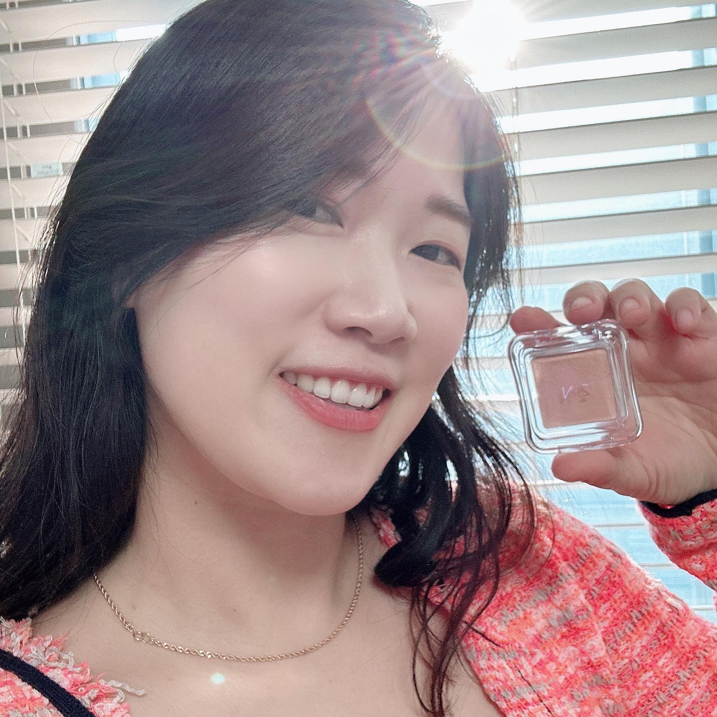 #협찬 이지만 인스타리뷰의무없음
하지만 넘 예뻐서 올리고 싶자나
.
#투에이앤 #블루밍가든컬렉션#내취향 가득💗
.
일단 하이라이터가 대박이예요#영롱 ✨✨✨
.
유니크한 색감에 반해버림 1인😍
.
화장할 맛이납니다
.
2an_official 
.

.
#스프링컬렉션#봄#메이크업#올영세일 #올영추천템