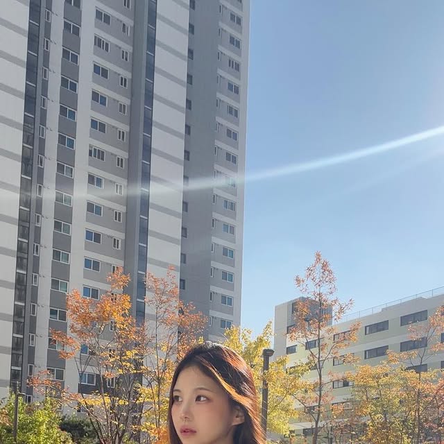 嬉 희야 on Instagram: "#광고 #오사와 🤎👜

데일리하고 수납력까지 완벽해서••
 요즘 가장 잘 매고있는 가방🤎

#osawa#여성스트릿#캐주얼#페미닌#트렌디룩#데일리룩#모던시크#스트릿패션#코디추천#가방#숄더백#acc"