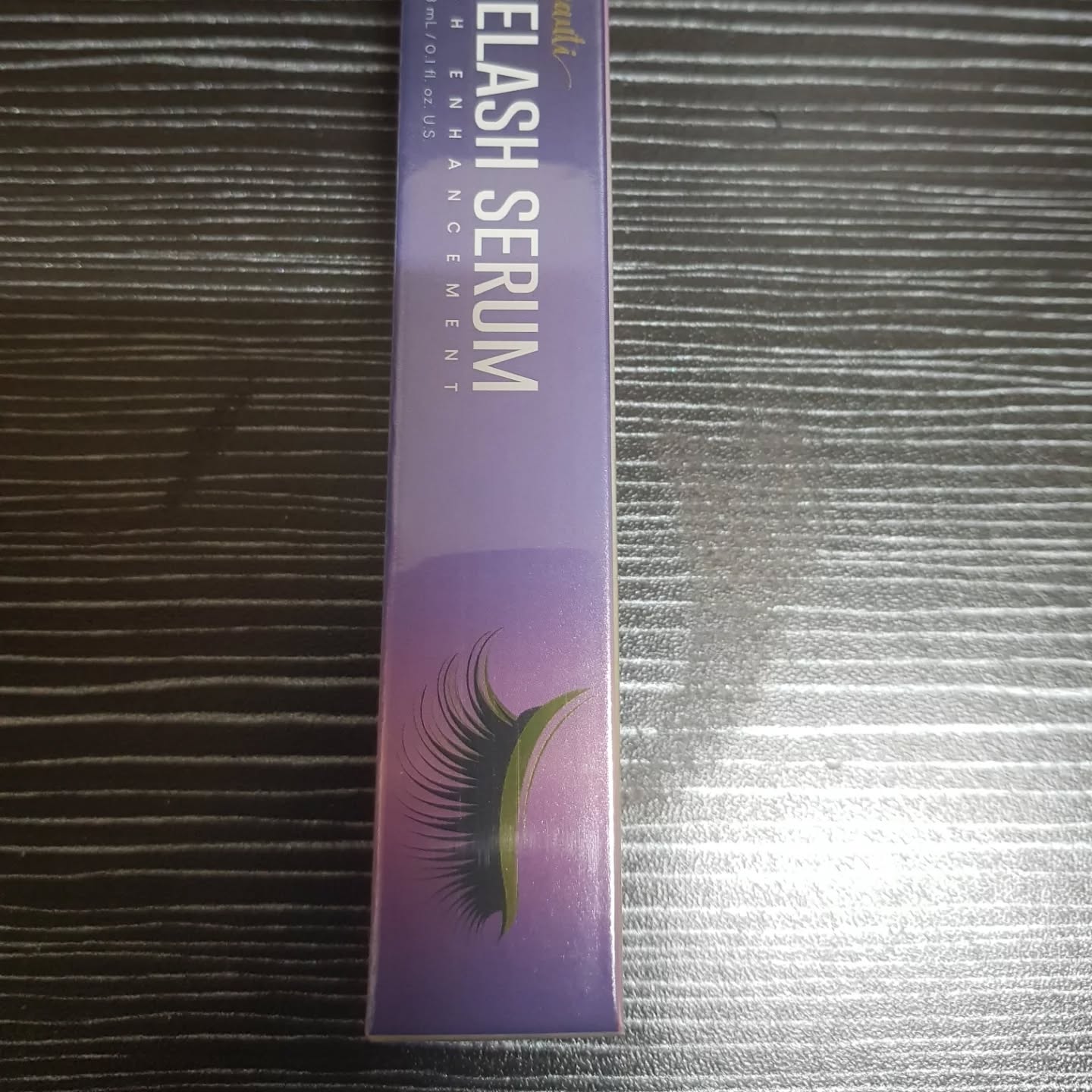 핌블체험단에서 포인트를 받아 작성된 후기 입니다 
일단 저는 이 제품을 쓰고 나서 속눈썹이 진짜 길어진 걸 느꼈어요 
효과가 확실히 나타나더라구요 
눈가가 민감하신 분들도 안심하고 쓰실 수 있을 것 같아요 
검은색 속눈썹 영양제도 써 보고 했는데 이것처럼 가는 브러쉬 영양제는 처음 이예요 
효과는 더 써 봐야 보이겠지만 끈적임 없이 발림성도 좋고 편하네요
성분이 순하고 속눈썹에 발라도 자극이 없어서 좋았어요
