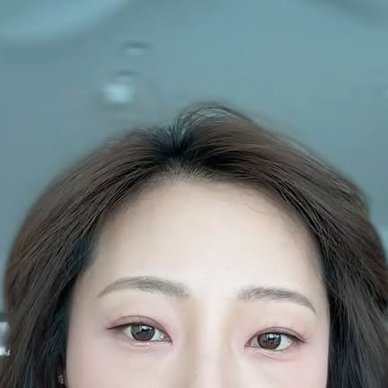 비타유미 정유미 | 자기계발 on Instagram: "#광고 8월! 올리브영픽! 투에이엔🎀

더위에도 우리의 화장, 포기할 수 없쥬?!😝
저는 가을웜이라 거의 힌 파렛트로 일년을 보내는 것 같아요?!ㅎㅎㅎㅎ
조만 그런거 아니죠?ㅎㅎㅎㅎ
그런 한우물 파기 장인인 제가 사랑가득 뽀용템으로 변화를 줬어요!😃

완전 웜톤인 저도! 이쁘게 사용할 수 있는
투에이엔 핑크 뽀용 8월 쿨톤맛 핑크 입문템 소개해요 :)
이름하여, 투에이엔의 러브 버블 컬렉션이예용!💕
@2an_official 

🩷러브 버블 컬렉션 리스트🩷
📌 글레이즈 바운싱 틴트
* 15호 피치버블 
* 16호 슈가버블
📌배러 미 아이 팔레트
* 16 버블캔디
📌 듀얼 치크
* 16 핑크 텐션
* 17 버블 하트
📌퓨어 글래시 하이라이터
* IV01 슈가 베일 

저는 이 중에 듀얼치크 16 핑크 텐션 빼고
다 사용해봤어용 😝😘😍

저처럼 웜톤도 도전할 수 있는
쿨톤맛 핑크로 막바지 여름도 이쁘기루용 🐰❤️

#올영픽 #올리브영추천템 #올영필수템 #러브버블컬렉션 #롱웨어링파운데이션미니 #컬러플레이듀얼라이너 #투에이엔"