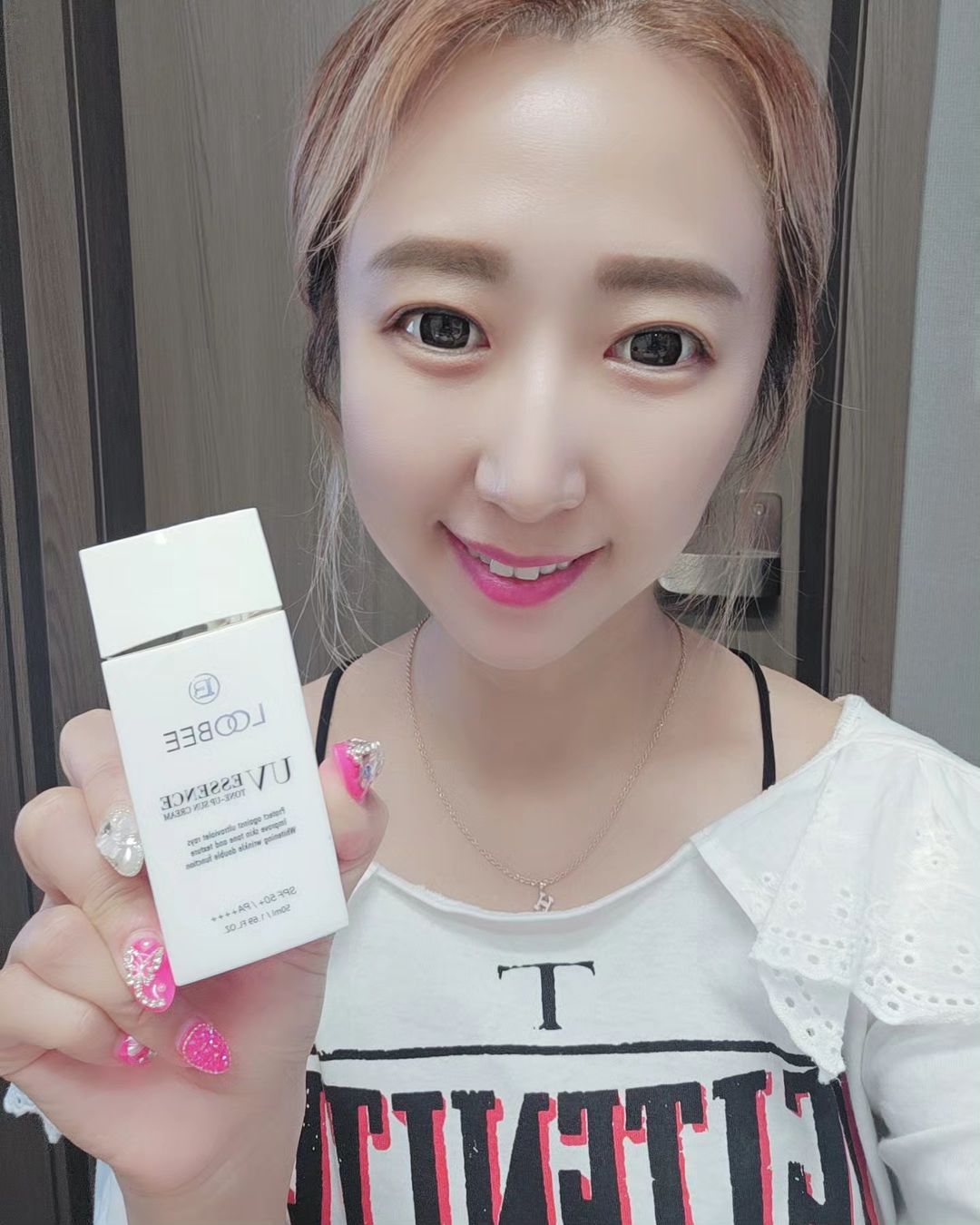쩡이:D | #협찬 루비이 에센스 톤업 선크림 짠~쩡이 오랫만에 왓어요😁 사계절 필수품 좋은 선크림 들고왓어요✌️ 무기자차 자외선 차단체!! 제가 화장전에 꼭바르는게 선크림 하고 톤업크림을 바르는데 루비이 선크림은 톤업선크림으로 요고 하나만 바르면되서 너무… | Instagram