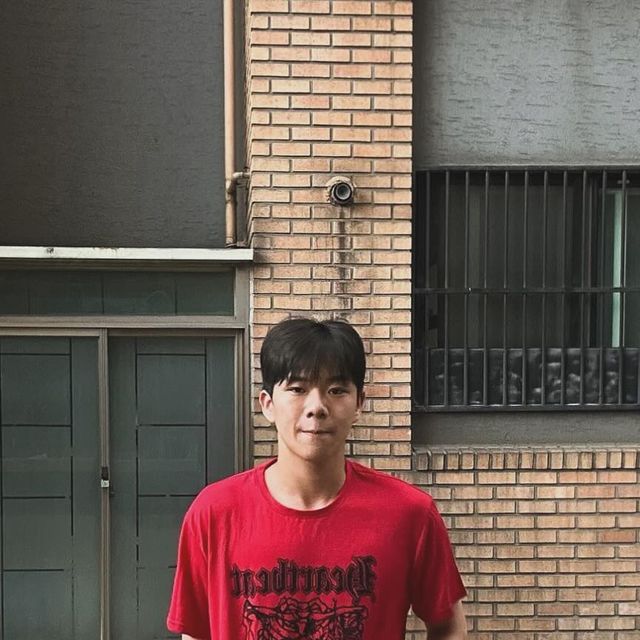 @imnuunm on Instagram: "부드럽고 내구성의 원단으로 편안한 착용감이 있는 
스텐다드 에러 데님 카고팬츠 

너무 편하고 원단도 좋아서 추천템 봄 가을 겨울 추천 바지 !!

#스탠다드에러  #standarderror #남여공용팬츠 #데님 #데님팬츠 #팬츠 #바지 #카고바지 #워싱팬츠 #와이드팬츠 #데일리코디 #바지추천  #스탠다드에러x텍토리 #협찬"
