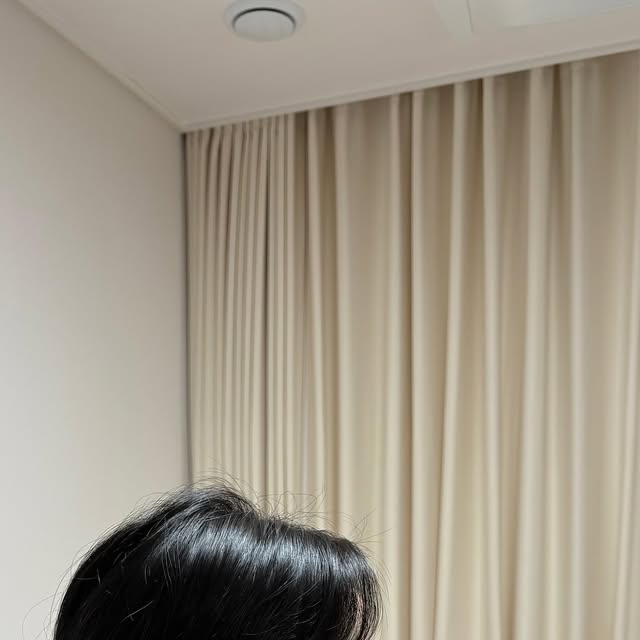 박산하 on Instagram: "#협찬 @anosh_kr 
더마 포어 부활초 토너패드 

무결점 피부를 만들어주는 토너패드 
피부진정+수분공급+주름개선+모공수축+장벽케어까지 !

🩷 아침에 세안 후 피부결 정돈 ! 
🩷 저녁에 세안 후 팩으로 ! 

속부터 채워지는 수분 패드로 
늘어난 모공 단 4주만에 매끈하게 정리 🩷

#협찬 #토너패드 #수분패드 #모공패드 #아노쉬"
