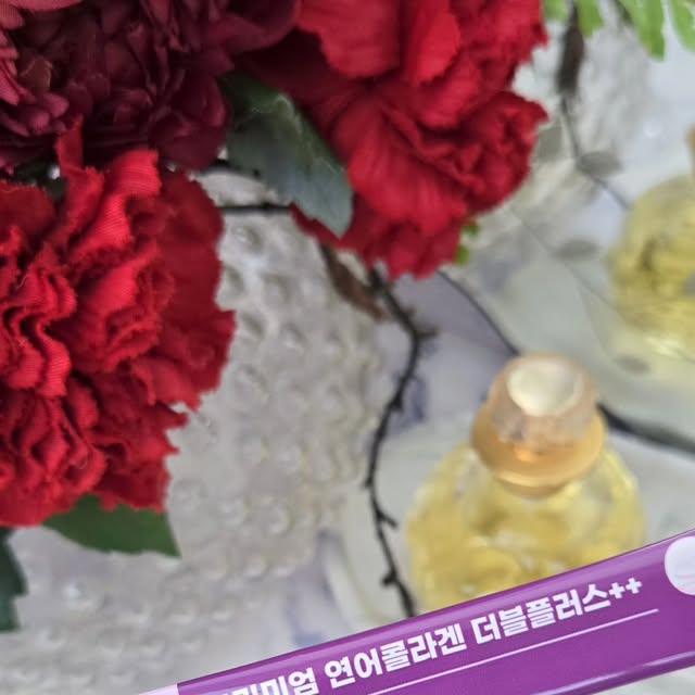 조아서 그램해 on Instagram: "#협찬

#상아제약
#연어콜라겐

나를 위한 이너뷰티 콜라겐으로
흡수율이 좋은 피쉬콜라겐 중에서

** 상아제약 연어콜라겐 ** 
  선택해 봤어요

캐나다산 100% 단일 어종 연어콜라겐으로

연어 추출분말 18,000mg 함유
저분자 피쉬콜라겐 3,000달 톤으로
빠른 흡수를 도와주는 콜라겐인데요

보통 동물성 콜라겐은 크기가 커서
흡수율이 낮은데 비해
저분자 연어콜라겐 펩타이드 600mg의
피쉬 콜라겐으로
압도적인 함량을 자랑하고 있어
더 맘에 들더라고요

거기에~
건효모의 글루타치온과 영국산 비타민C,
석류농축분말, PDRN, 자일리톨,
히알루론산 혼합제제, 엘라스틴을 함유해
콜라겐과 함께 유효함을 높였는데요

HACCP 인증의 위생적인 시설에서
제조되어 더 안심이 돼요

한 포씩 개별 포장되어 있는 콜라겐이라
휴대가 용이해 들고 다니면서
챙기기도 간편한데요

상큼한 레몬맛으로
피쉬콜라겐의 비린 맛을 잡아
맛있게 챙겨볼 수 있는 
연어콜라겐이더라고요

나를 위해 챙기는 고함량의 피쉬콜라겐 
이젠 함량도 높고 맛도 좋은
상아제약 연어콜라겐으로 
데일리 챙겨봐야겠어요^ㅂ^/

https://smartstore.naver.com/sangapharm/products/11647269943

#콜라겐
#피쉬콜라겐 
#여성콜라겐
#콜라겐추천
#단일어종콜라겐"