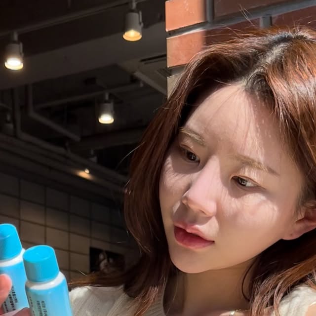 혀니얌! hunnyyam on Instagram: "#광고 속건조 해결.. 올리브영 이너템! 저당에 맛있기까지해🍀 @cjwellcare_official @official.innerb 요즘 건조한 날씨 때문에 화장을해도 푸석한 피부 표현이 잦아요 그래