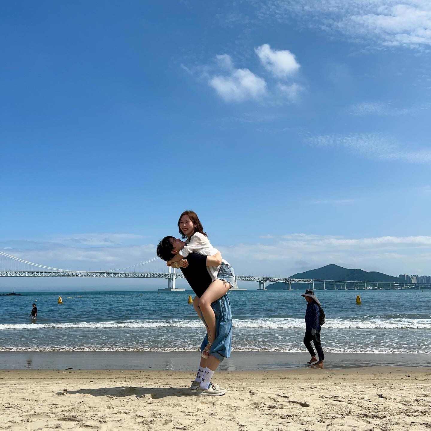 10년만에 부산 ꕤ 
.
.
힐링 ! 날씨 럭키비키 쨍쨍 ఇ