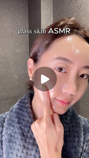 폴리크롬 on Instagram: "쌩얼에 점점 자신있어지는 이유✌🏻 30분만에 2시간스파받고 온것처럼 깐달걀 피부로 만들어주는 딥글로우 덕분이죠🫶🏻 2022년 부터 소개해드렸으니