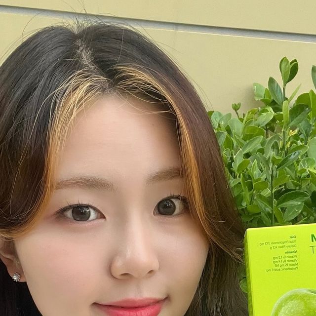 예영(옝이) on Instagram: "#광고 🍏에버슬림 애플 다이어트 10일🍏 마시는 다이어트 건강식품 :) 식후 하루 한 포, 맛있게 먹으며 다이어트해요! #줄리스초이스 #julieschoice #애버슬림 #애플다이