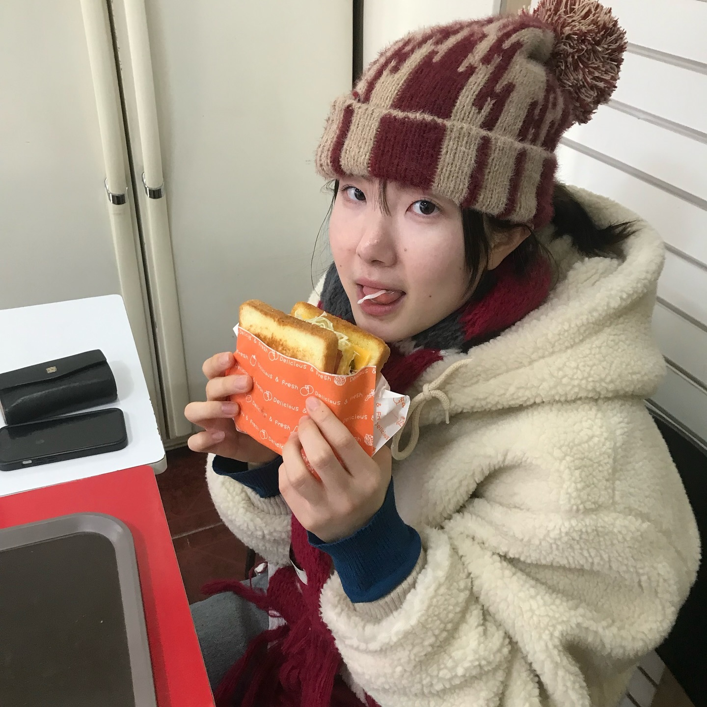 #협찬 snuggiest_official

날씨 좋은 오늘 .ᐟ.ᐟ 토스트 먹기 딱 좋은날 🥪˚🥛 ੈ♡‧₊ 햄스페셜은 주기적으로 먹어줘야해 🎀 

#스너기스트 #snuggiest #ootd