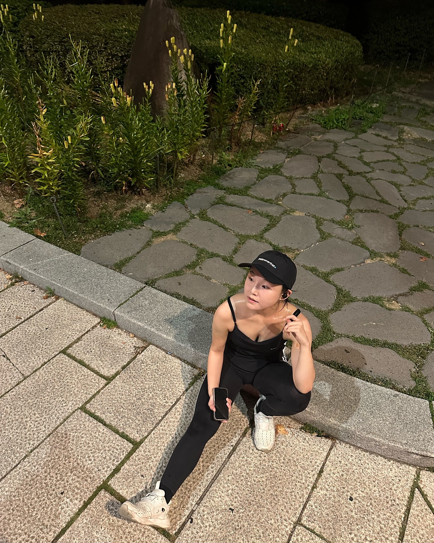 2주 전까지만 해도 발목 다쳐서 구경만 했는데
오랜만에 같이 뛰니까 발목 다친 거 잊어 버리고
공중부양 할 만큼 즐거웠던 오늘의 밤 러닝🏃🏻‍♀️
새로운 코스 소개 시켜준 선아언니 최고 !