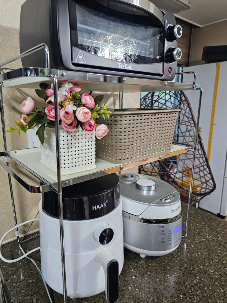 전자레인지 수납장 미드센추리디자인의 그래피니스 전자레인지 선반